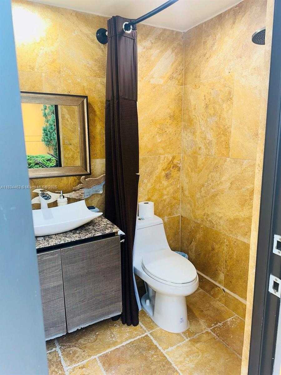 Small Image of 8565 NORTH WEST 168TH TER, Miami Lakes Number 41