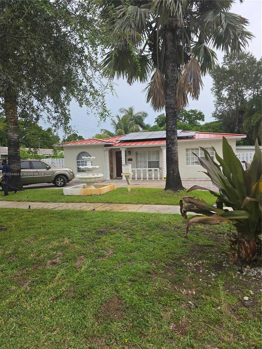 Small Image of 515 NORTH EAST 139TH ST, North Miami Number 5