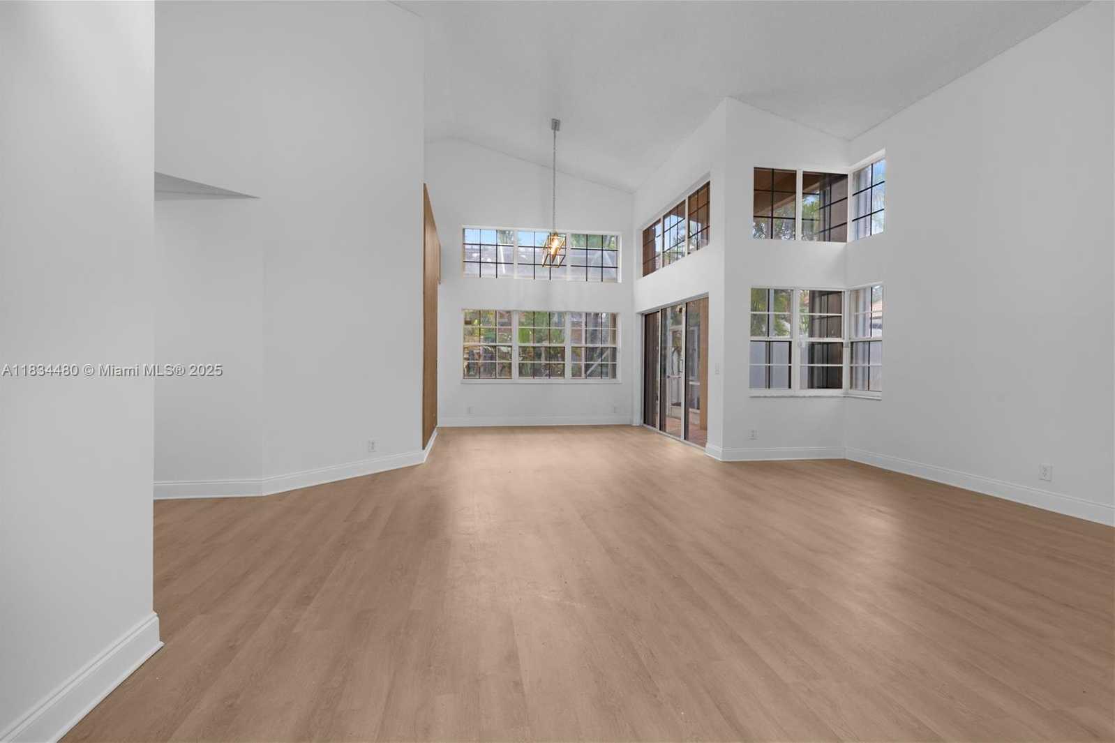 Small Image of 1525 SEABAY RD, Weston Number 2