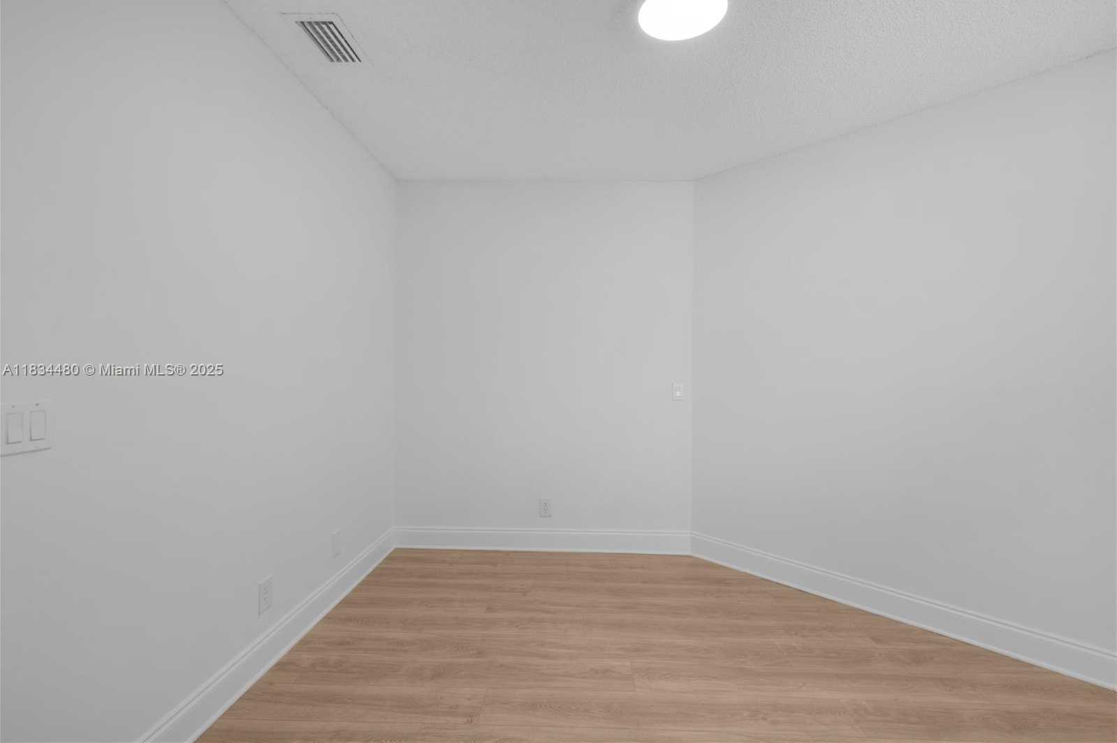 Small Image of 1525 SEABAY RD, Weston Number 20