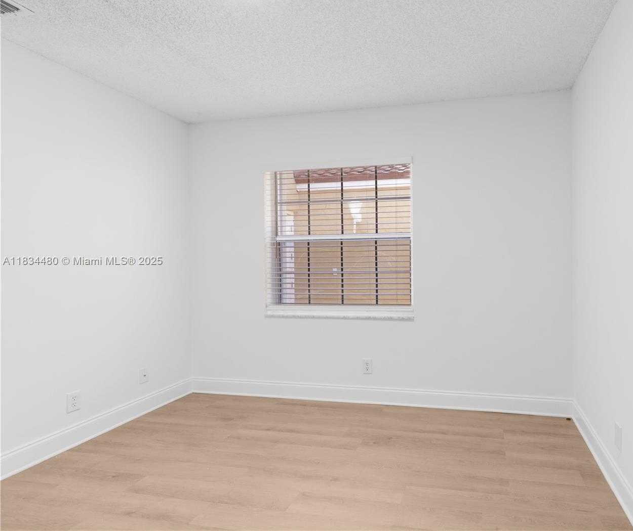 Small Image of 1525 SEABAY RD, Weston Number 22