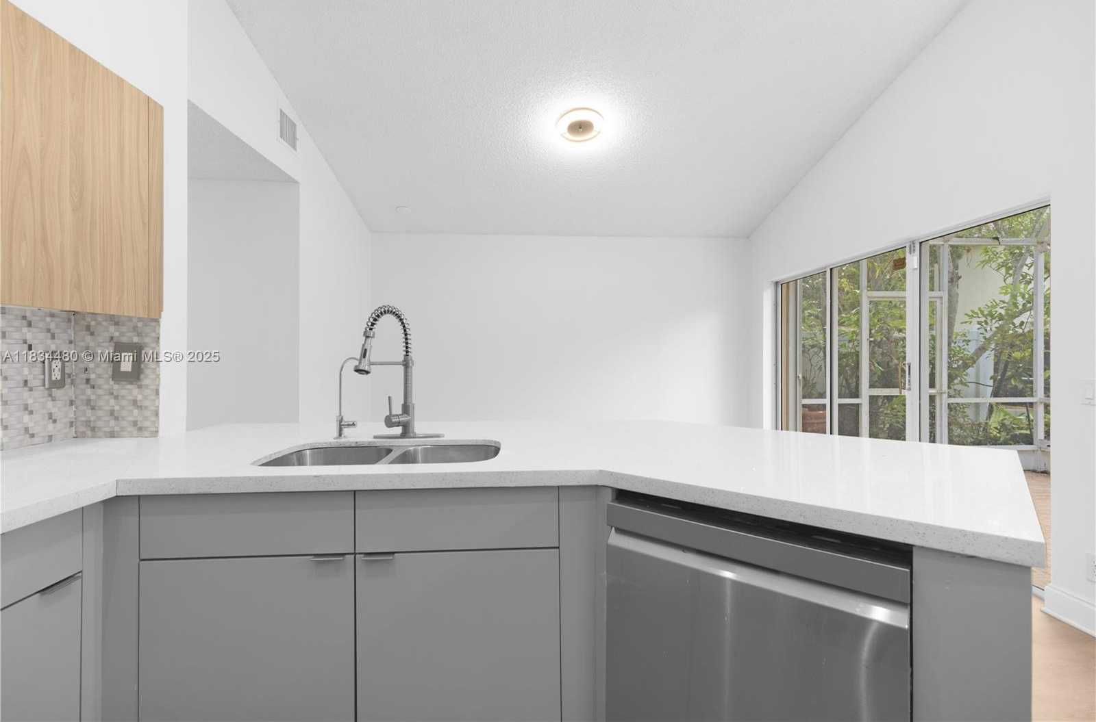 Small Image of 1525 SEABAY RD, Weston Number 9