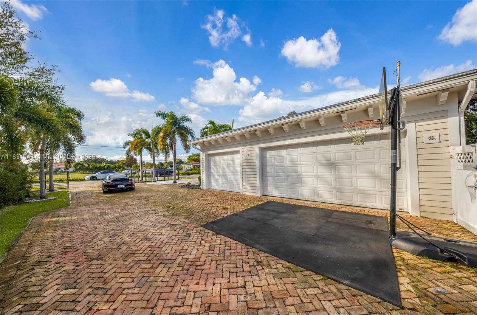 Small Image of 16701 SOUTH WEST 49TH ST, Southwest Ranches Number 11