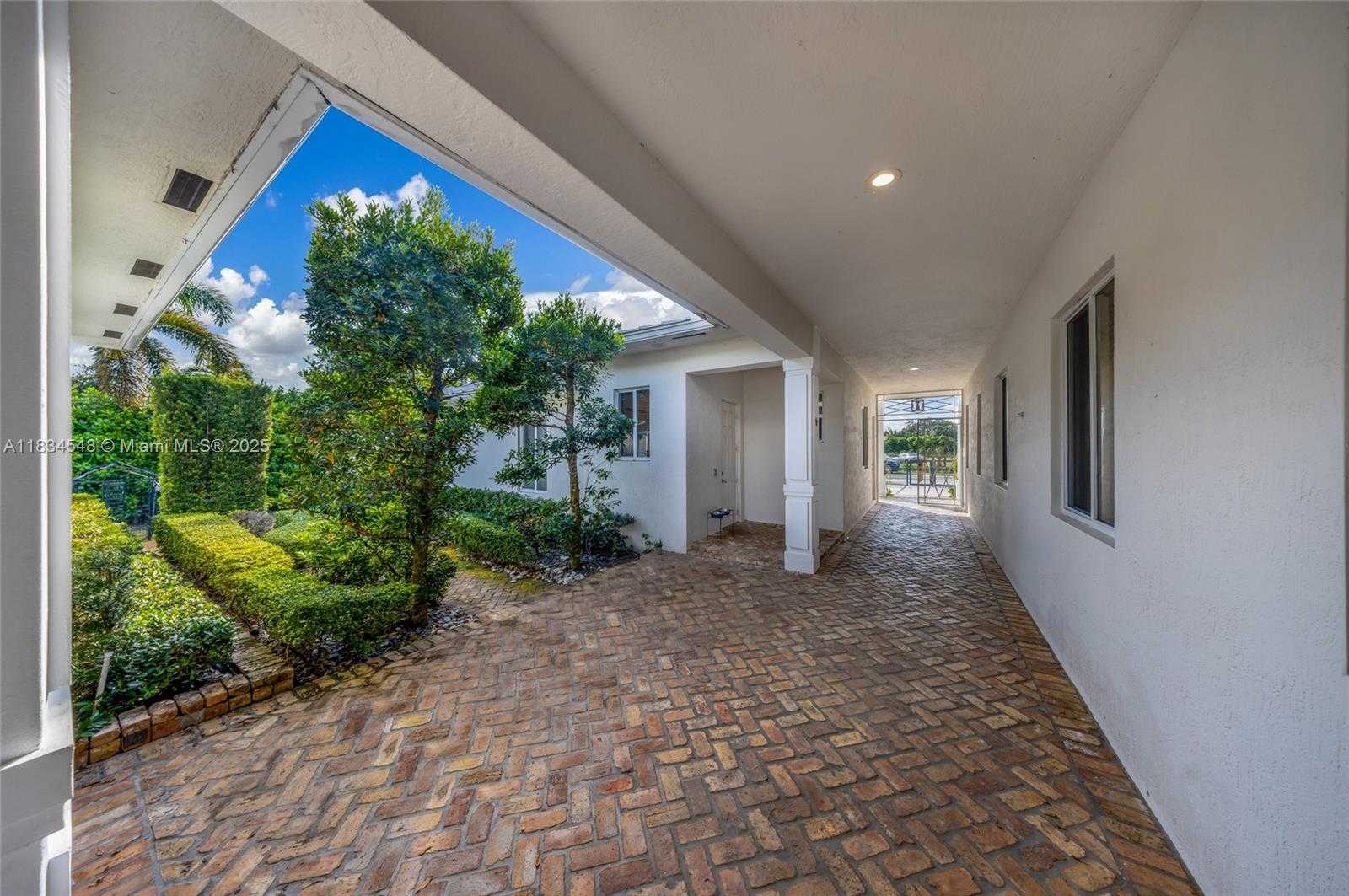Small Image of 16701 SOUTH WEST 49TH ST, Southwest Ranches Number 15