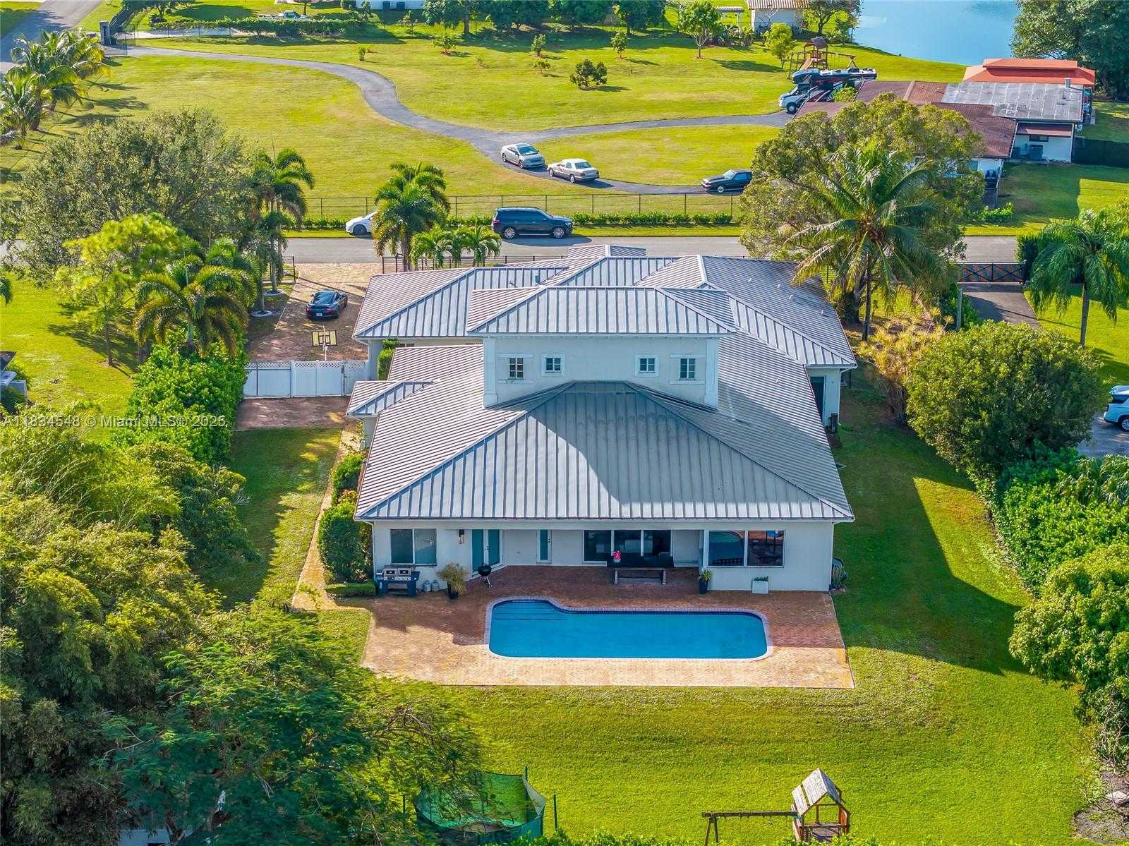 Small Image of 16701 SOUTH WEST 49TH ST, Southwest Ranches Number 17