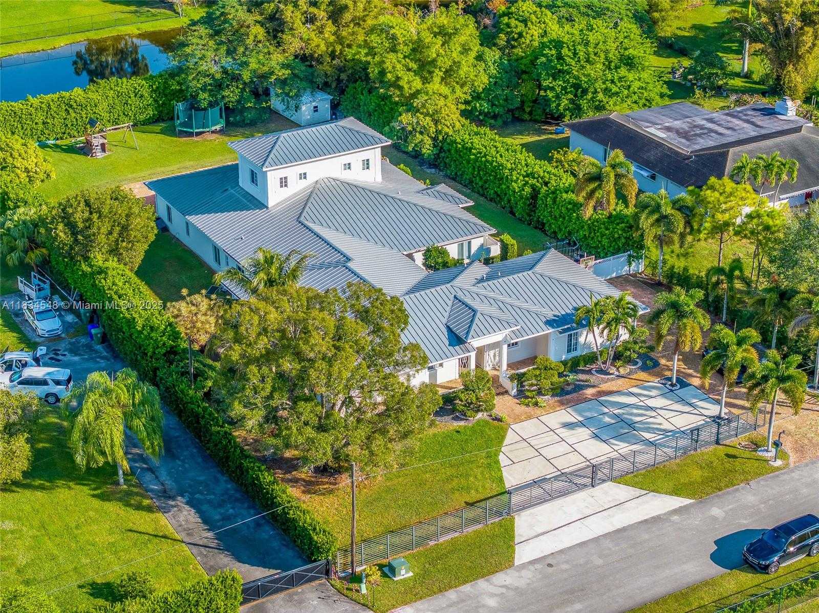 Small Image of 16701 SOUTH WEST 49TH ST, Southwest Ranches Number 2