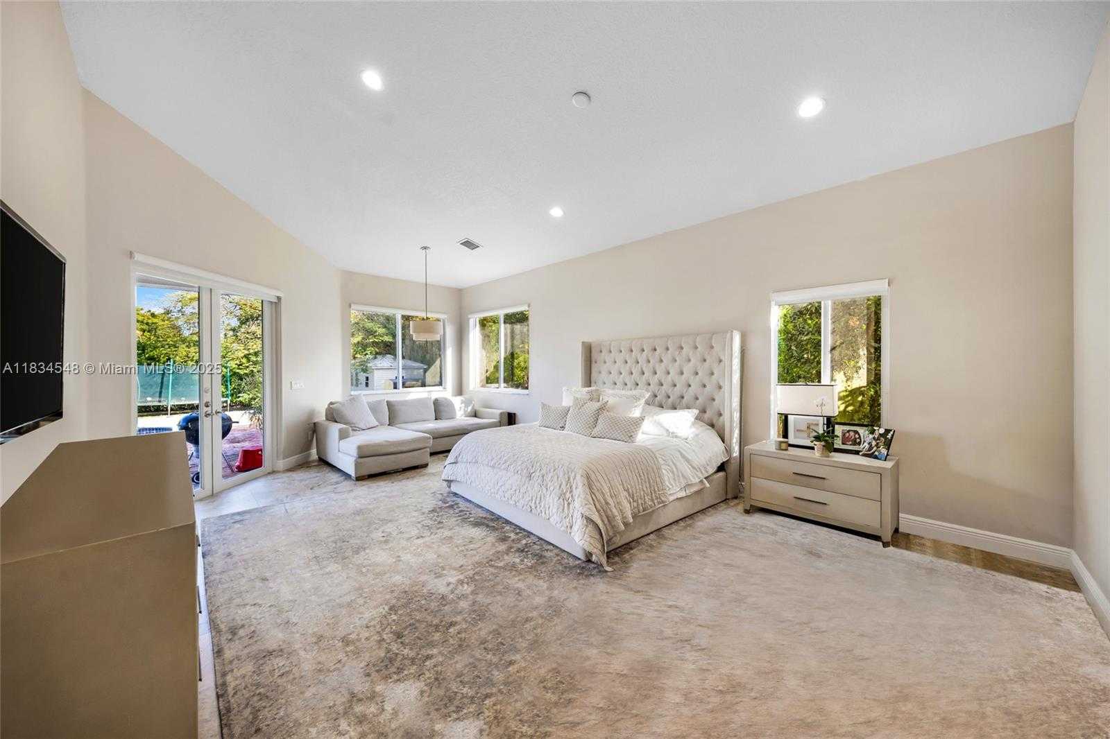 Small Image of 16701 SOUTH WEST 49TH ST, Southwest Ranches Number 35