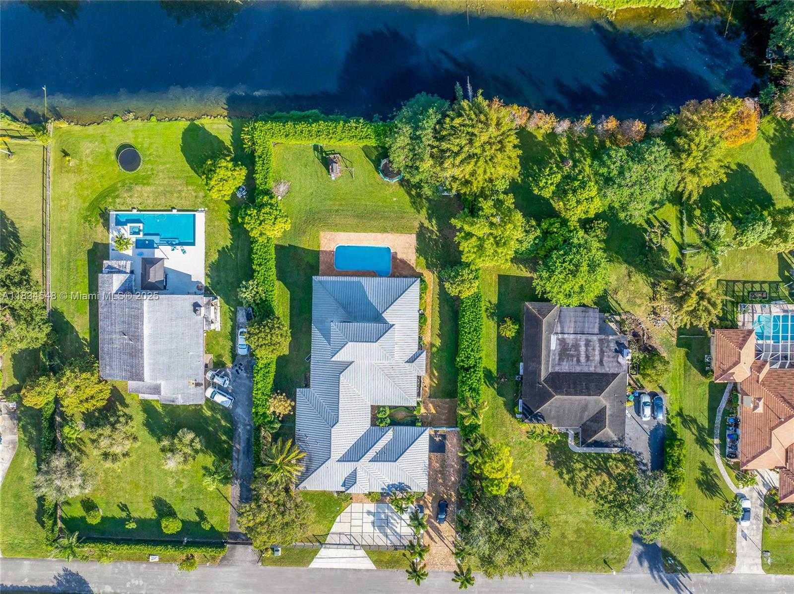 Small Image of 16701 SOUTH WEST 49TH ST, Southwest Ranches Number 9