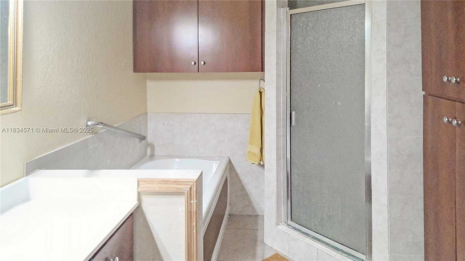 Small Image of 841 NORTH EAST 139TH ST, North Miami Number 16