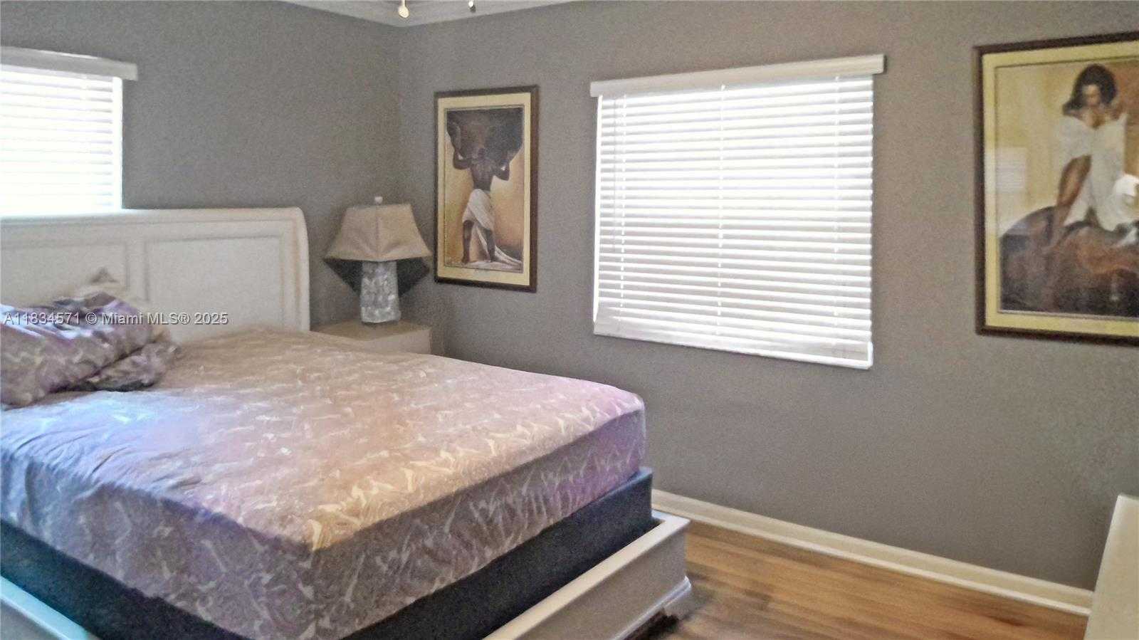 Small Image of 841 NORTH EAST 139TH ST, North Miami Number 22