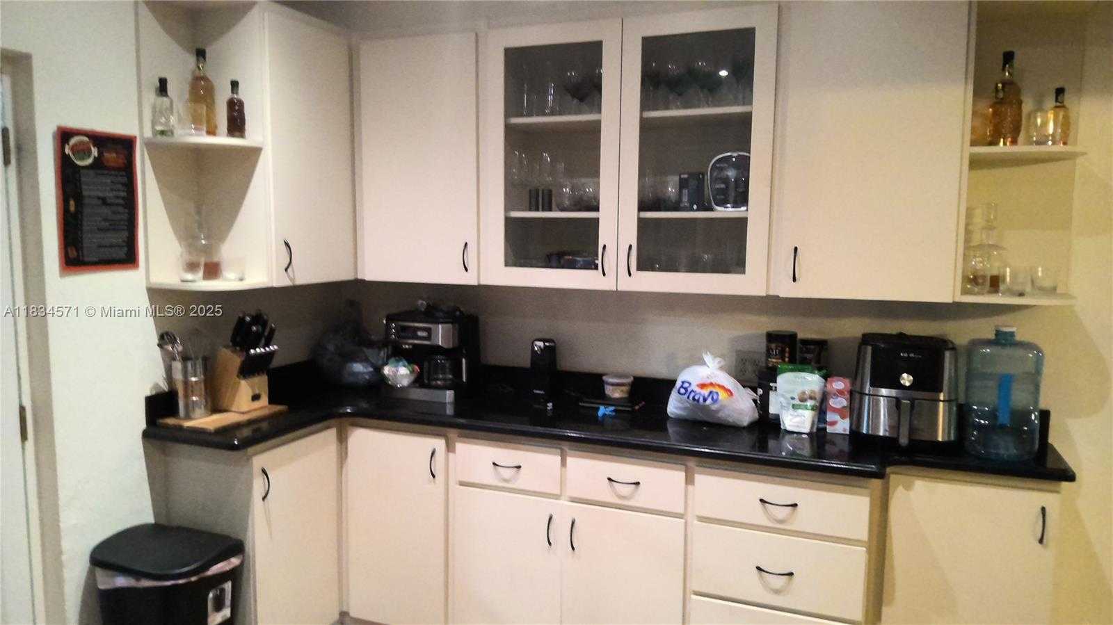 Small Image of 841 NORTH EAST 139TH ST, North Miami Number 29