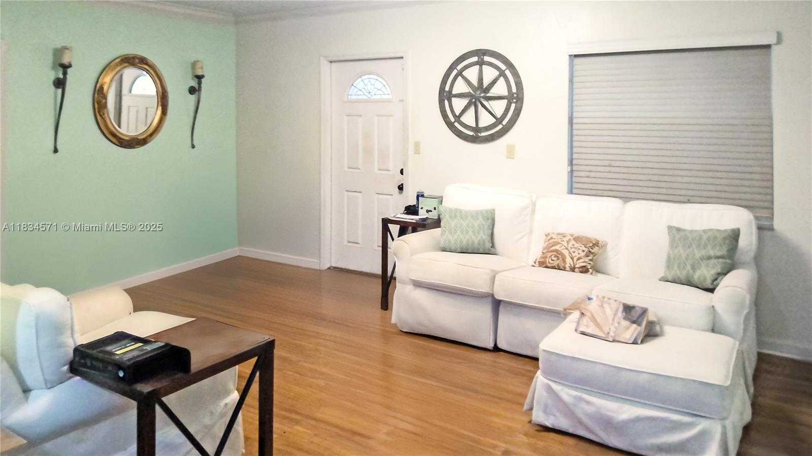 Small Image of 841 NORTH EAST 139TH ST, North Miami Number 37