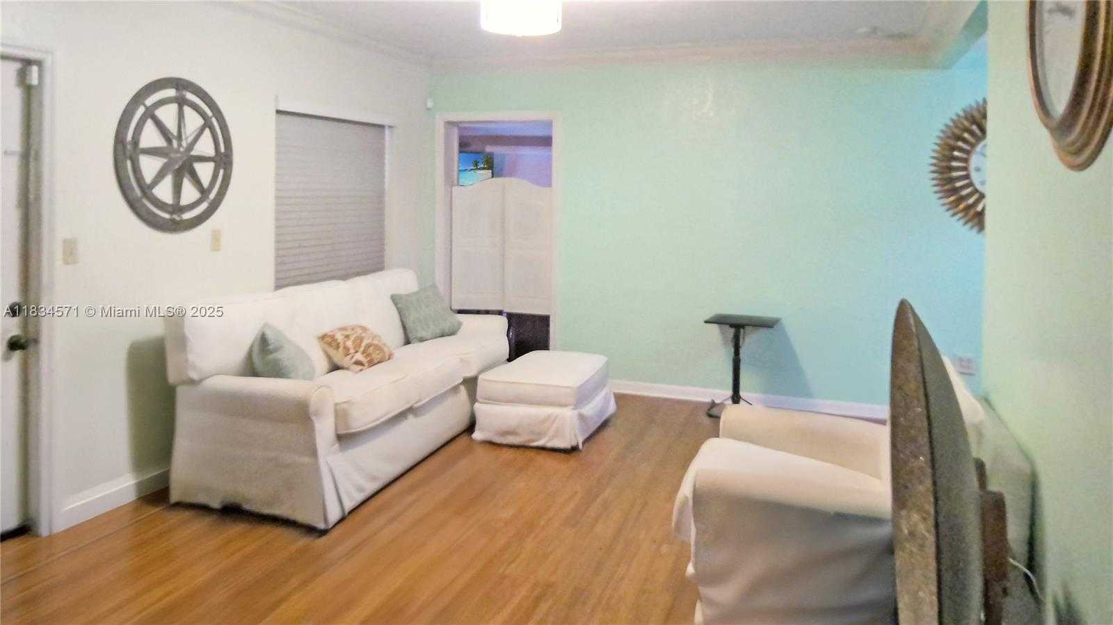 Small Image of 841 NORTH EAST 139TH ST, North Miami Number 6
