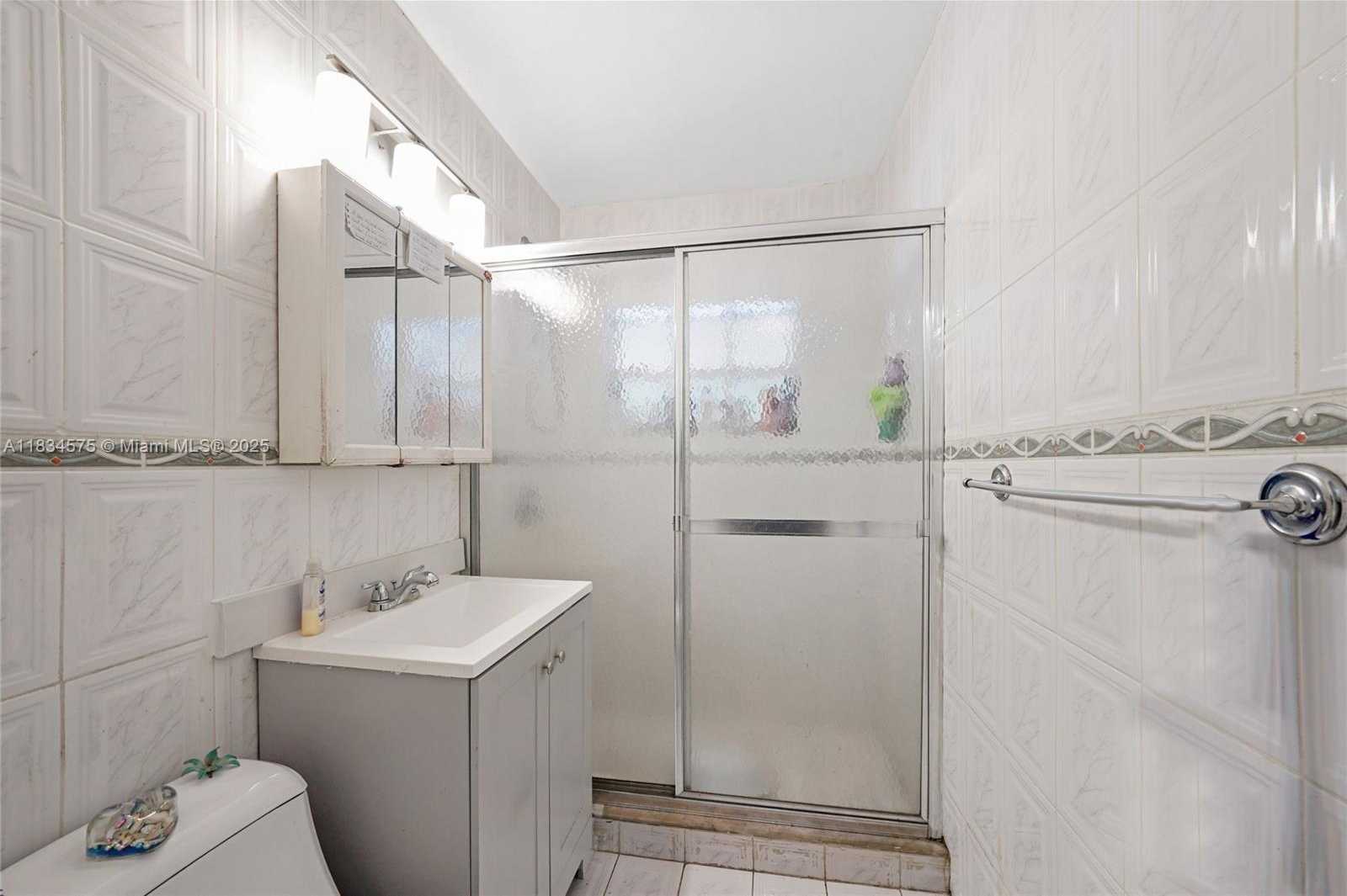 Small Image of 1385 NORTH EAST 130TH ST, North Miami Number 13