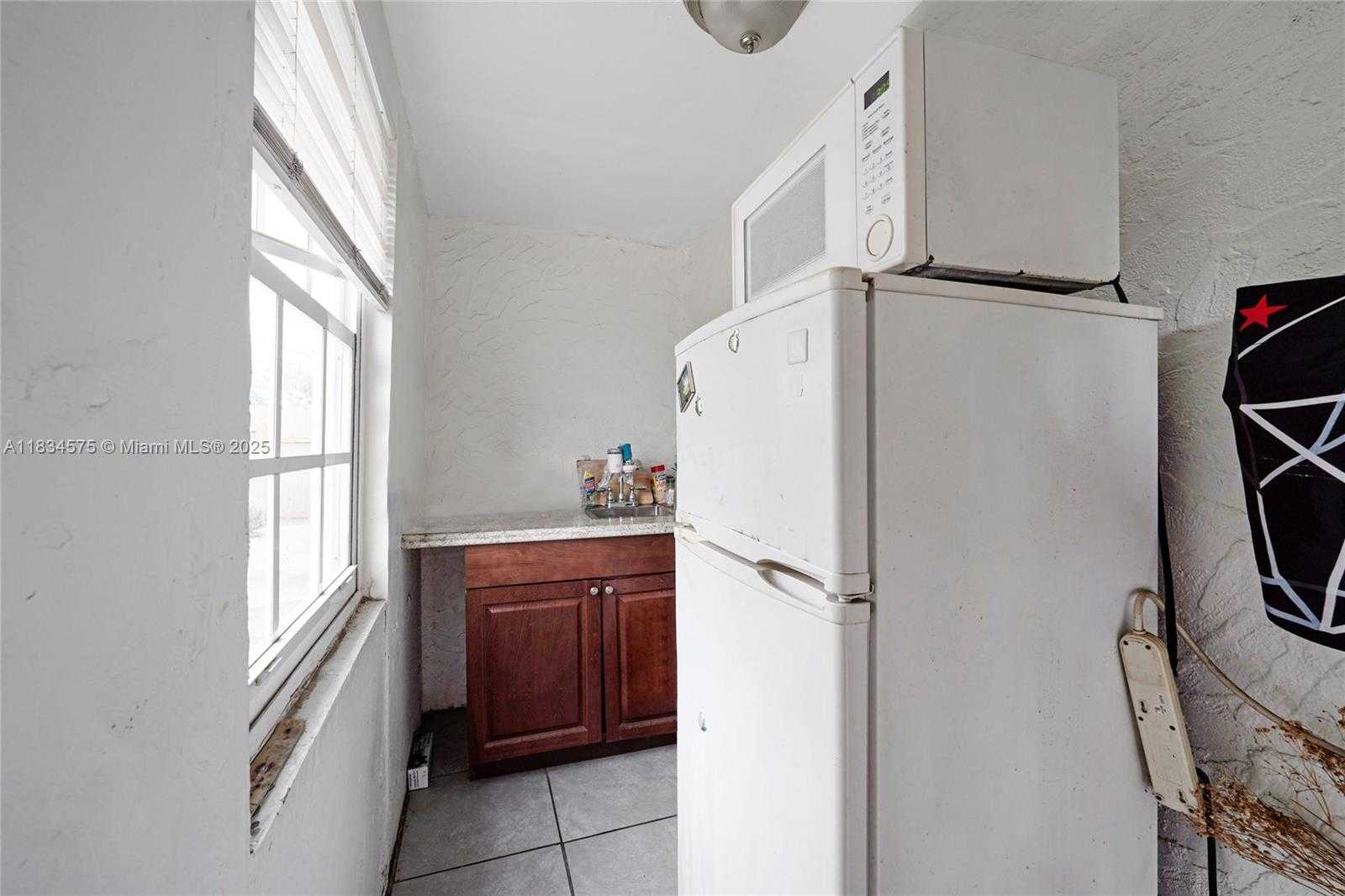 Small Image of 1385 NORTH EAST 130TH ST, North Miami Number 15