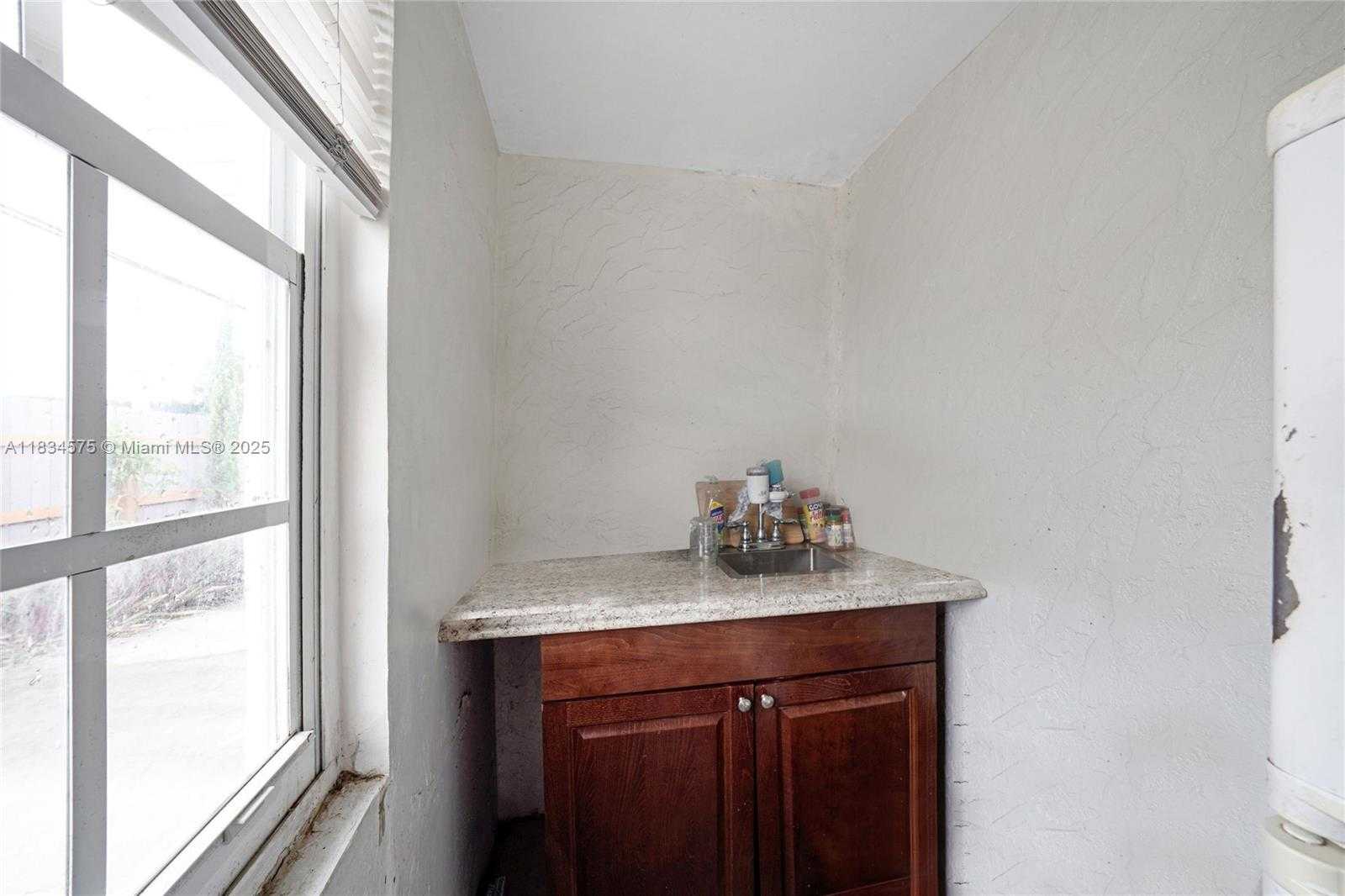 Small Image of 1385 NORTH EAST 130TH ST, North Miami Number 16