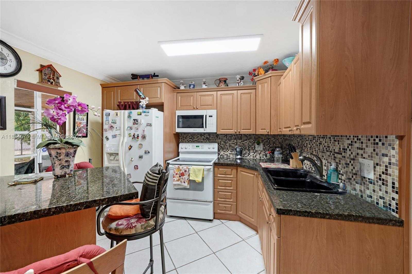 Small Image of 1385 NORTH EAST 130TH ST, North Miami Number 2