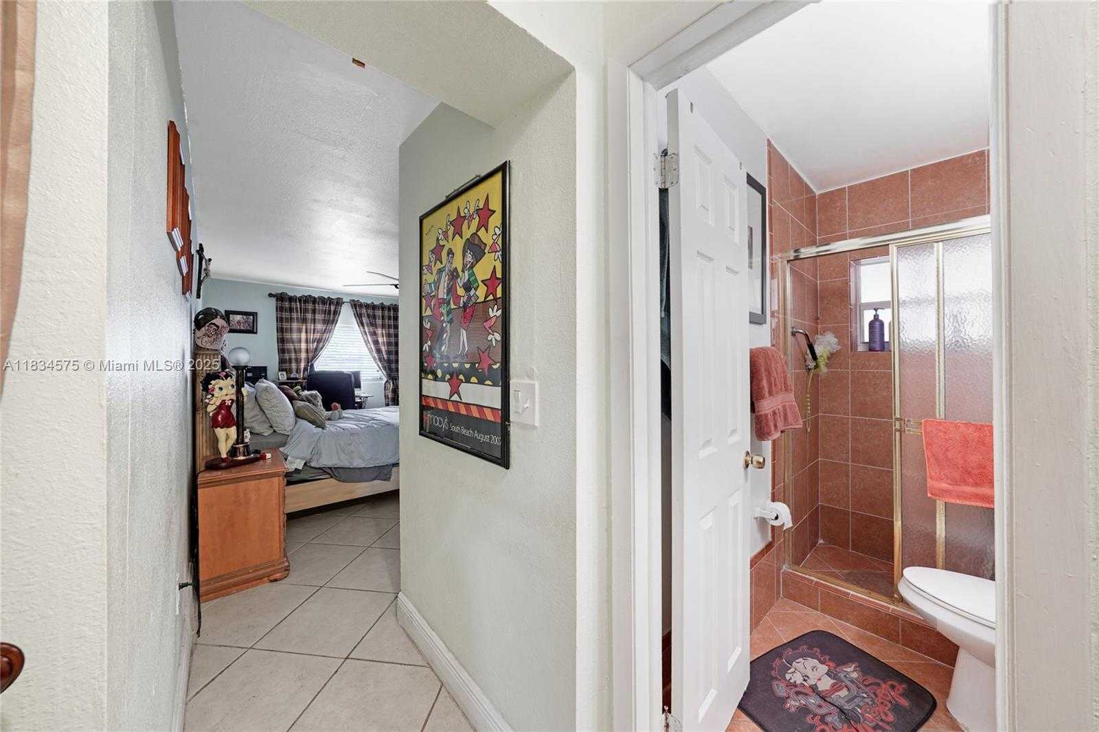 Small Image of 1385 NORTH EAST 130TH ST, North Miami Number 26