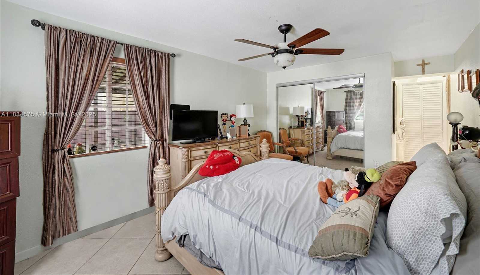 Small Image of 1385 NORTH EAST 130TH ST, North Miami Number 28