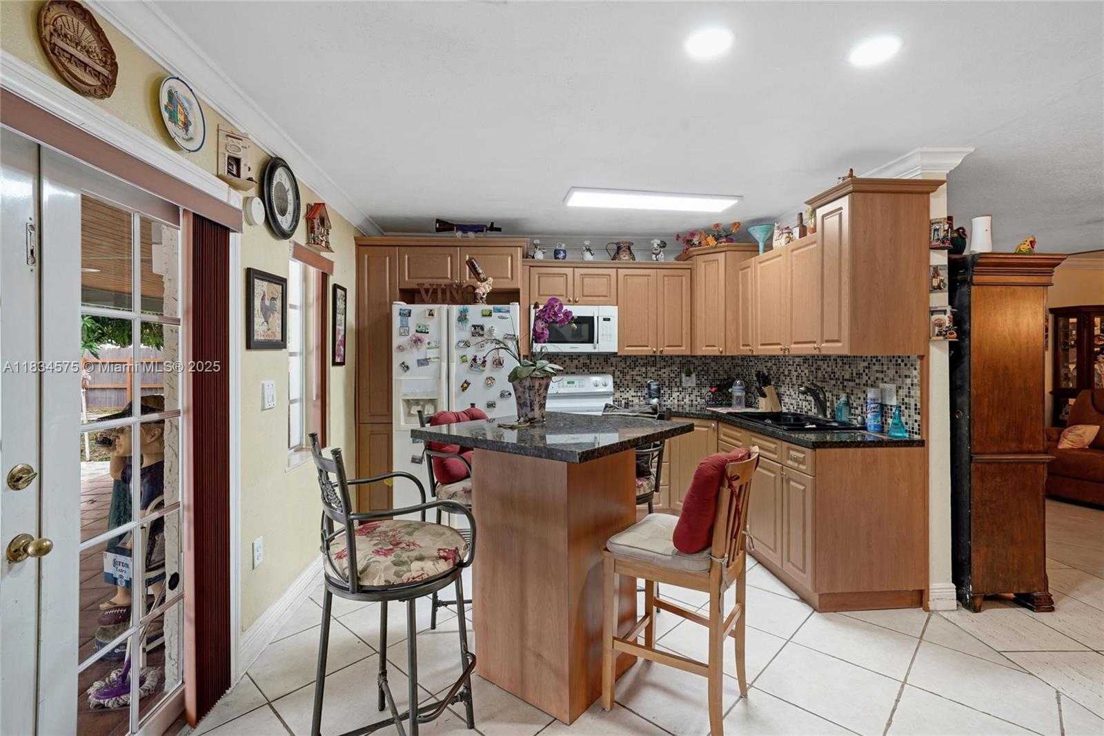 Small Image of 1385 NORTH EAST 130TH ST, North Miami Number 3