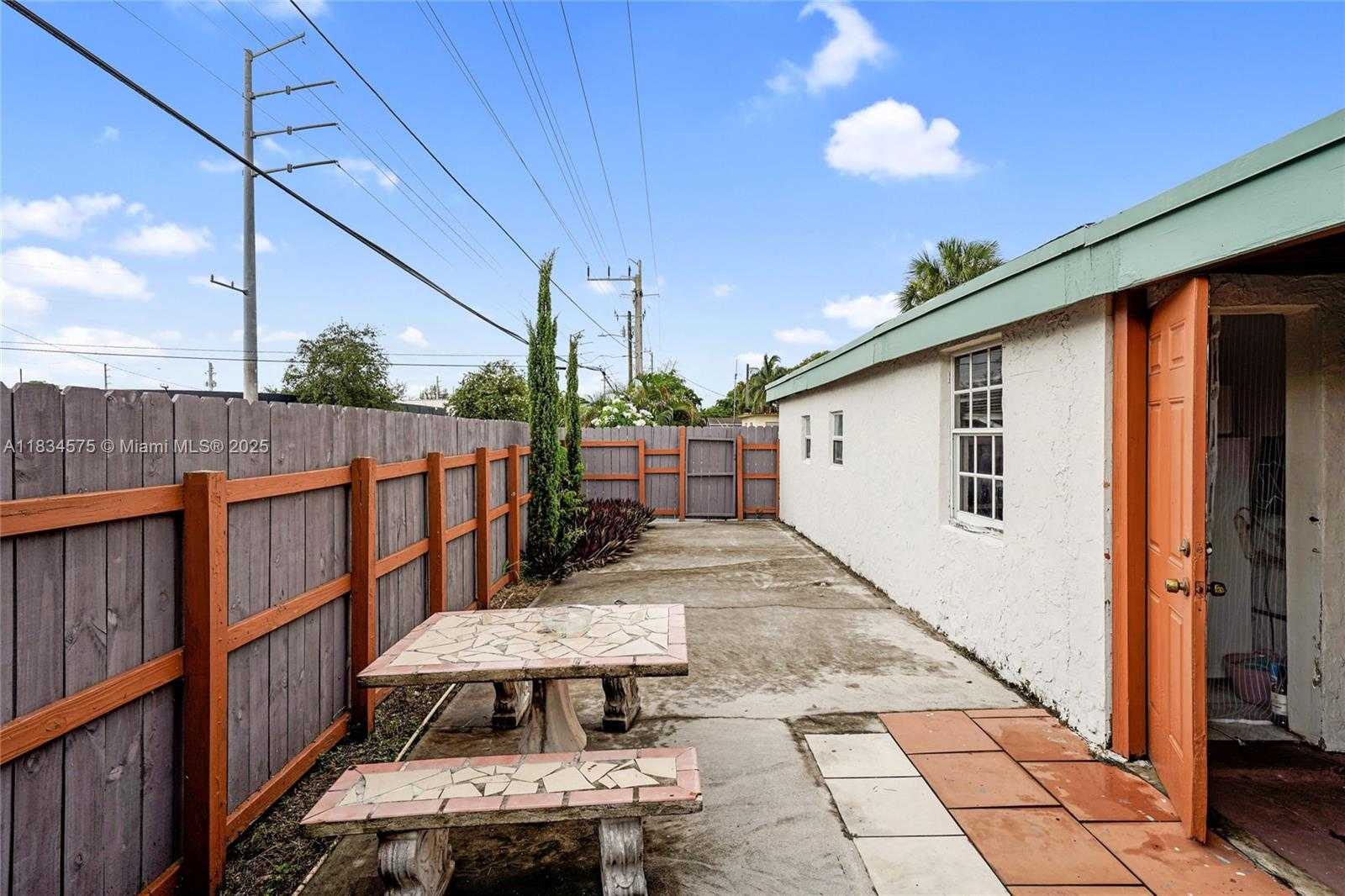Small Image of 1385 NORTH EAST 130TH ST, North Miami Number 40