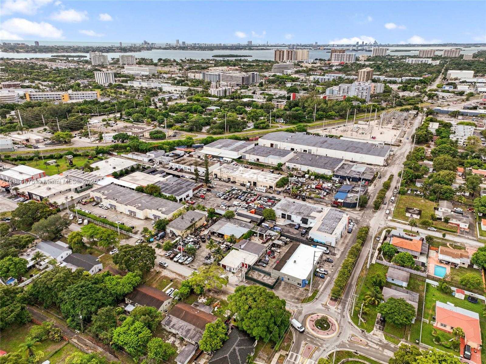 Small Image of 1385 NORTH EAST 130TH ST, North Miami Number 56