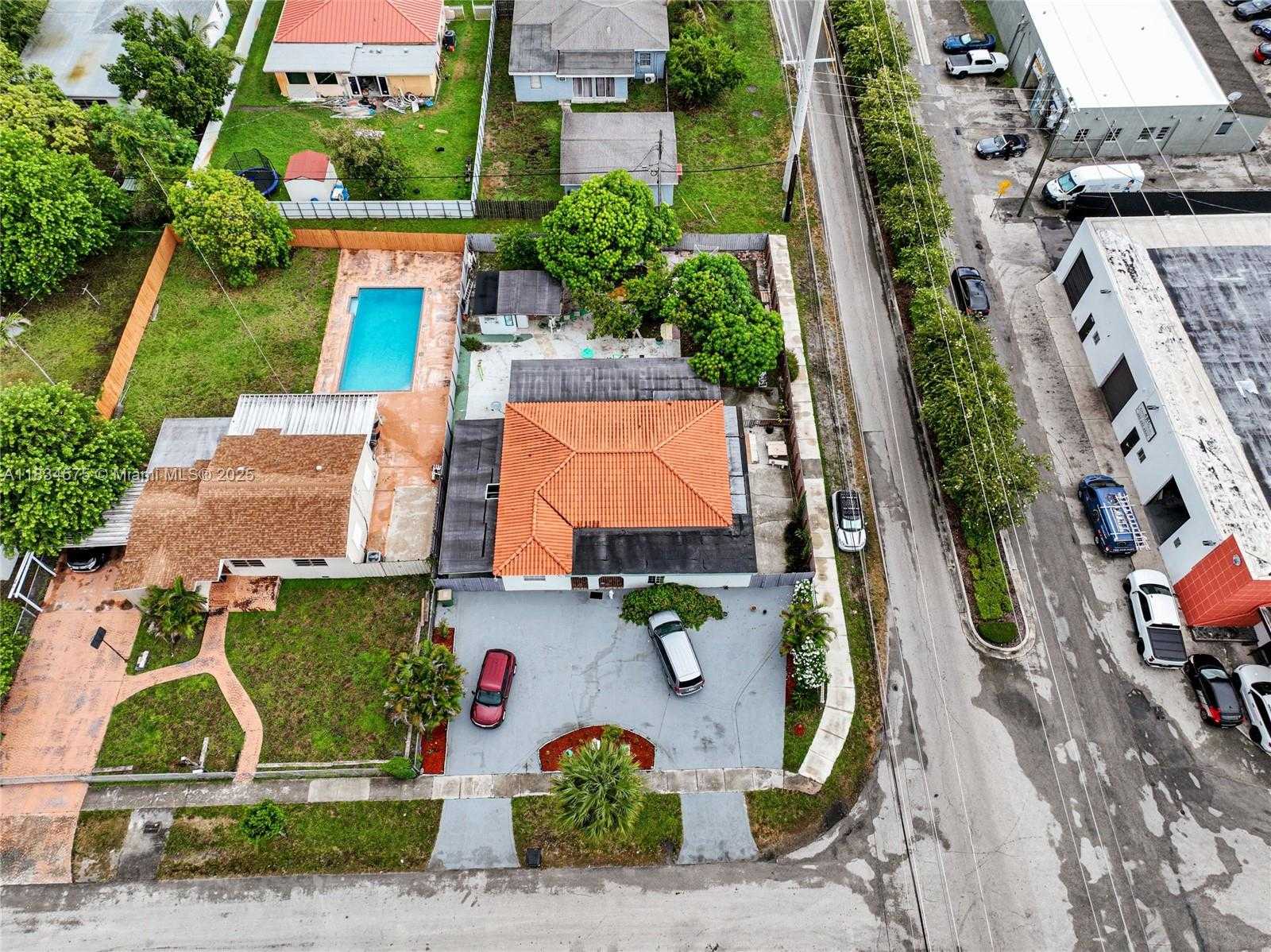 Small Image of 1385 NORTH EAST 130TH ST, North Miami Number 58