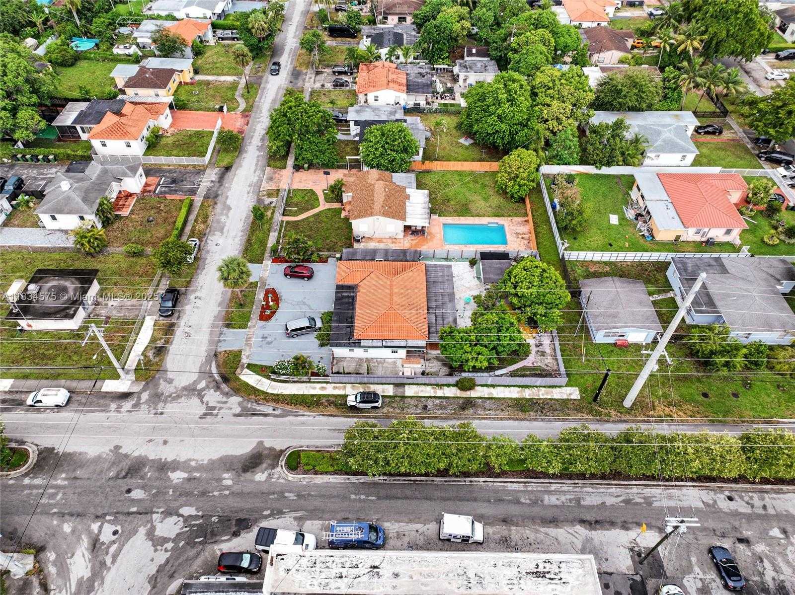 Small Image of 1385 NORTH EAST 130TH ST, North Miami Number 63