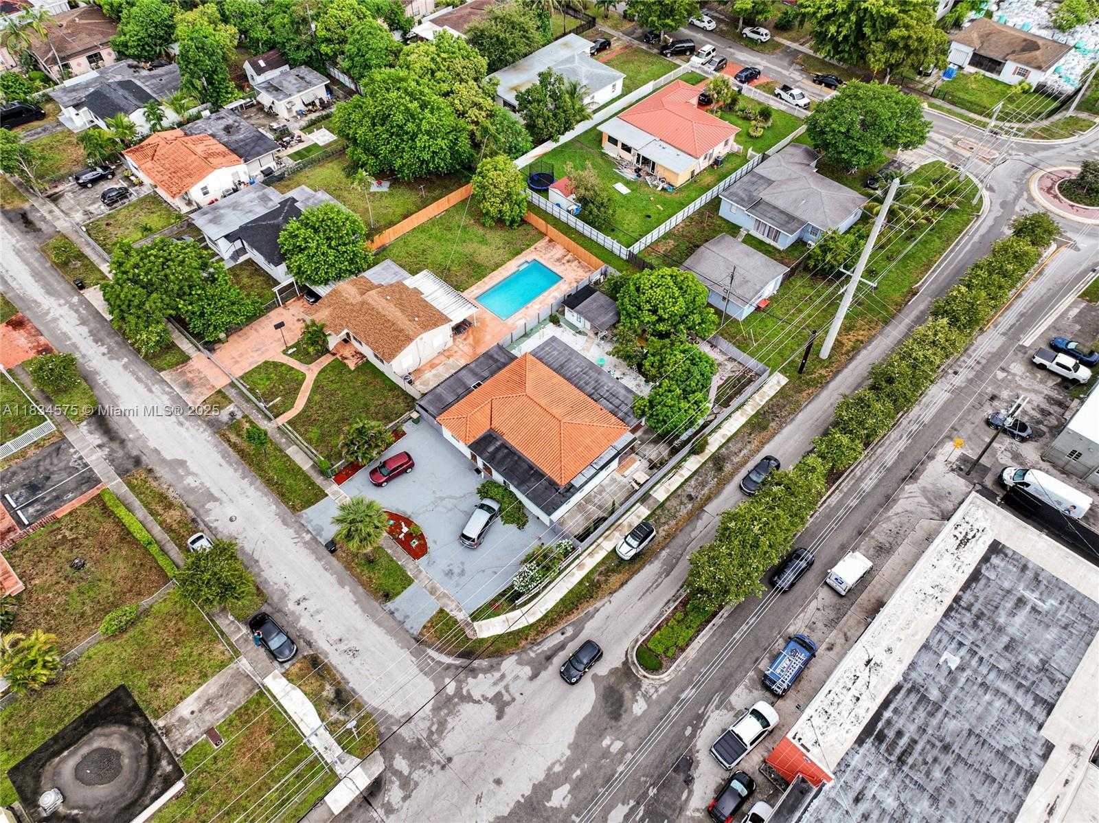 Small Image of 1385 NORTH EAST 130TH ST, North Miami Number 65