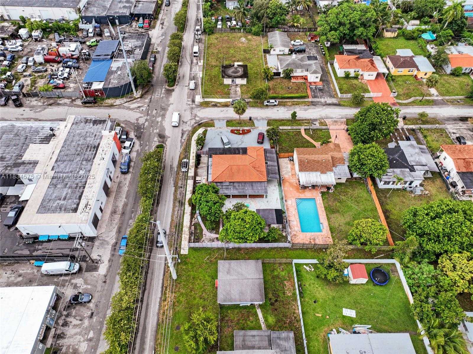 Small Image of 1385 NORTH EAST 130TH ST, North Miami Number 69