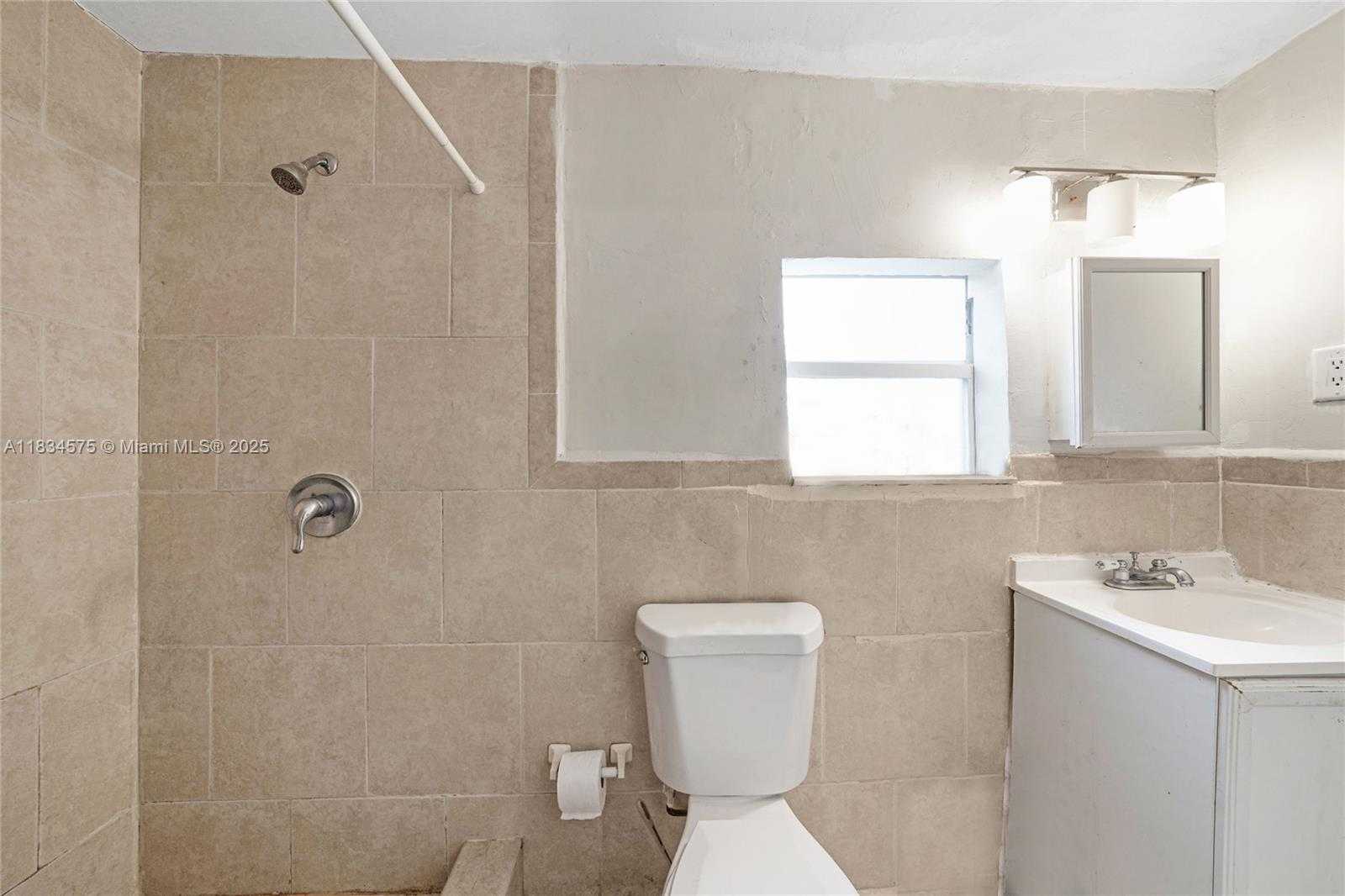 Small Image of 1385 NORTH EAST 130TH ST, North Miami Number 7