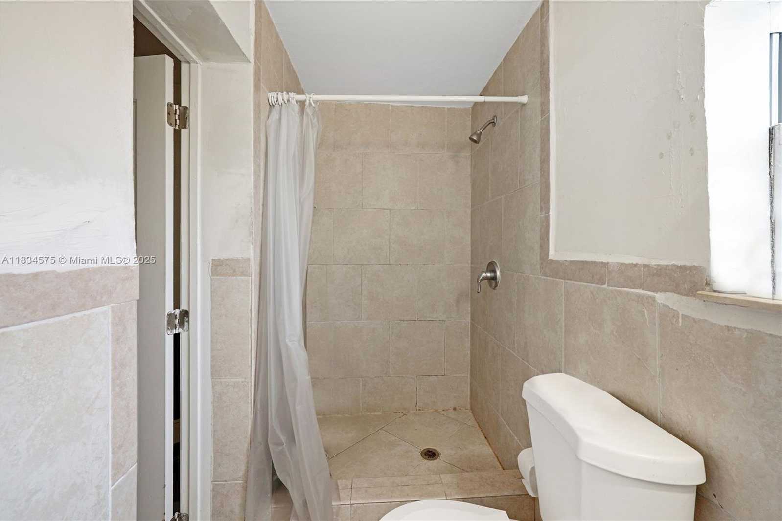 Small Image of 1385 NORTH EAST 130TH ST, North Miami Number 8