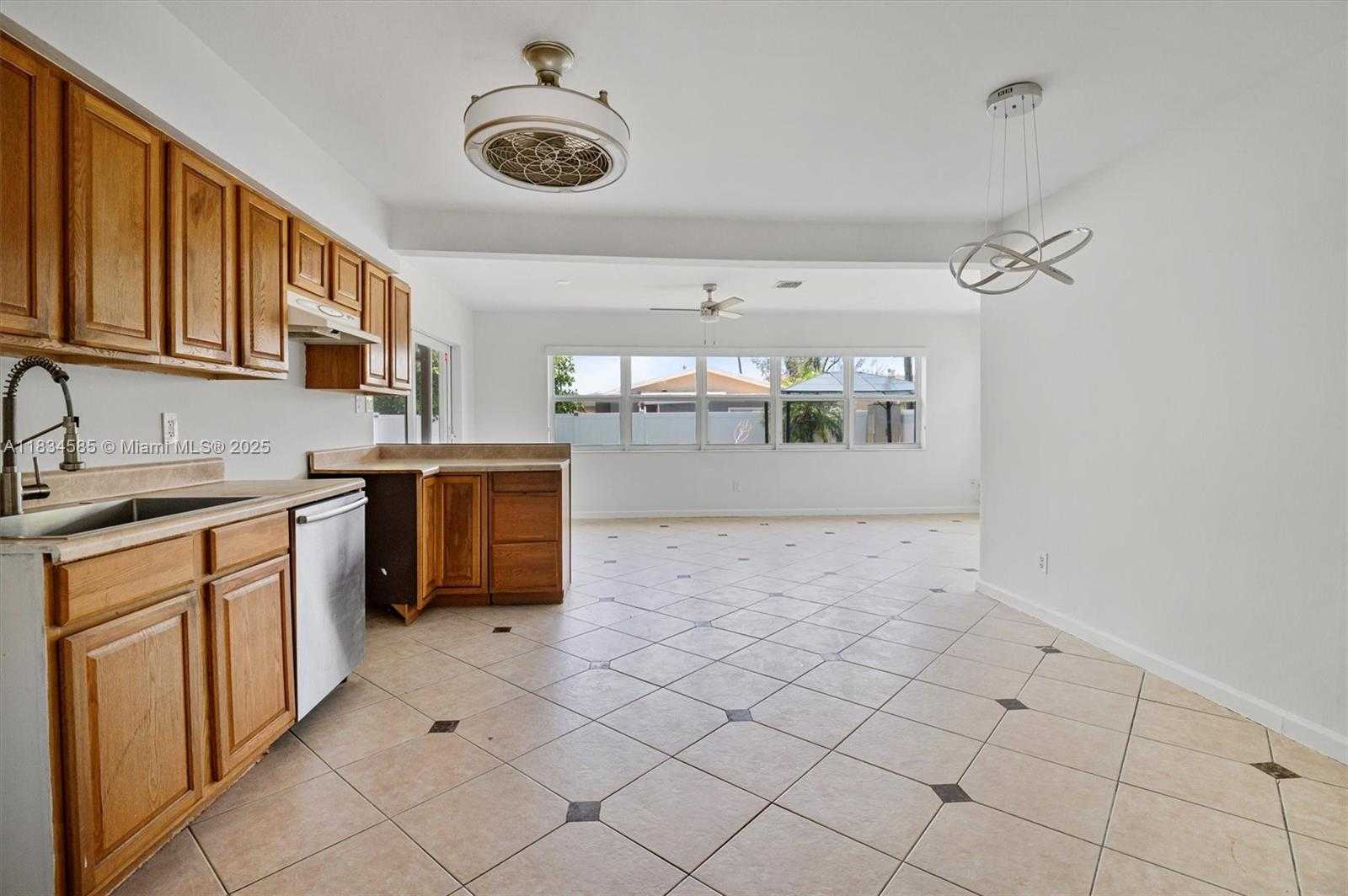 Small Image of 700 NORTH EAST 47TH ST, Oakland Park Number 5
