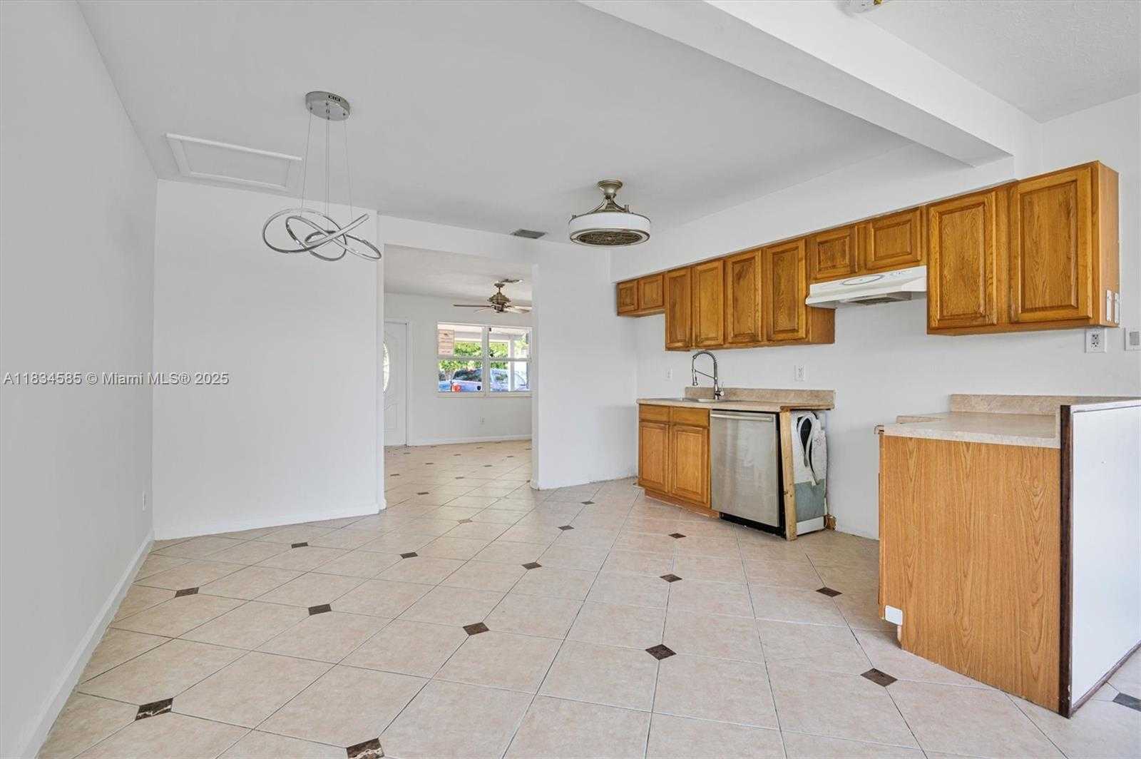 Small Image of 700 NORTH EAST 47TH ST, Oakland Park Number 6