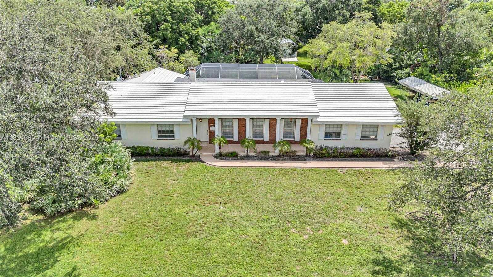 Small Image of 14921 SOUTH WEST 72ND CT, Palmetto Bay Number 2