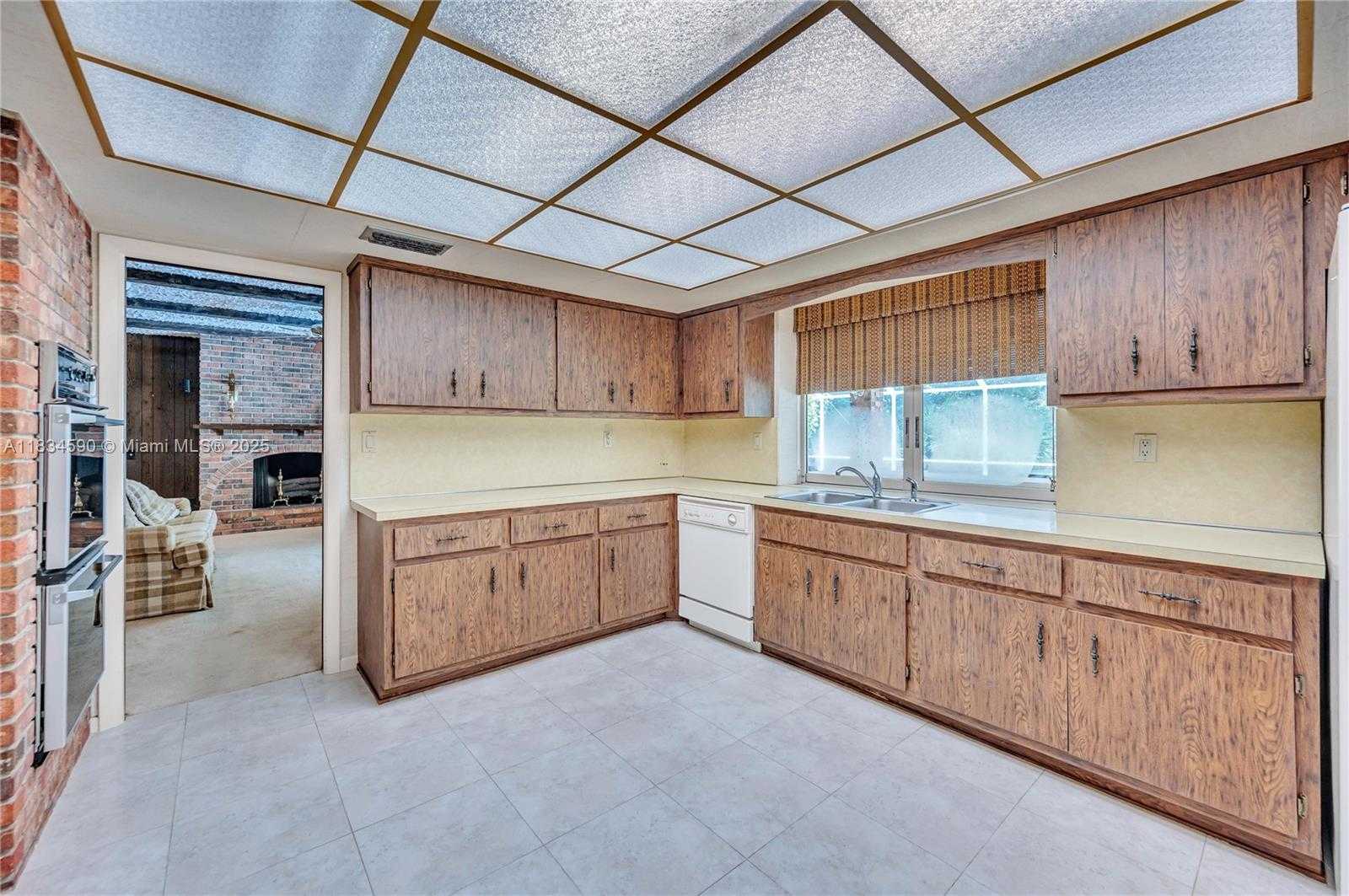 Small Image of 14921 SOUTH WEST 72ND CT, Palmetto Bay Number 26