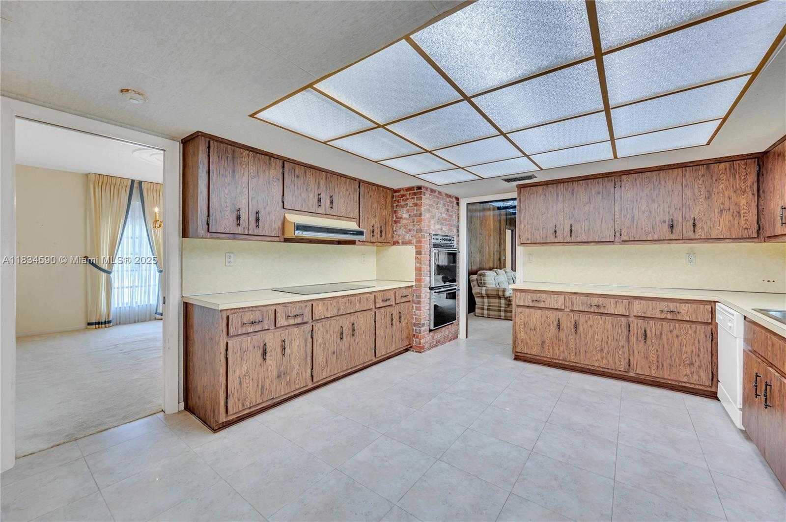 Small Image of 14921 SOUTH WEST 72ND CT, Palmetto Bay Number 30