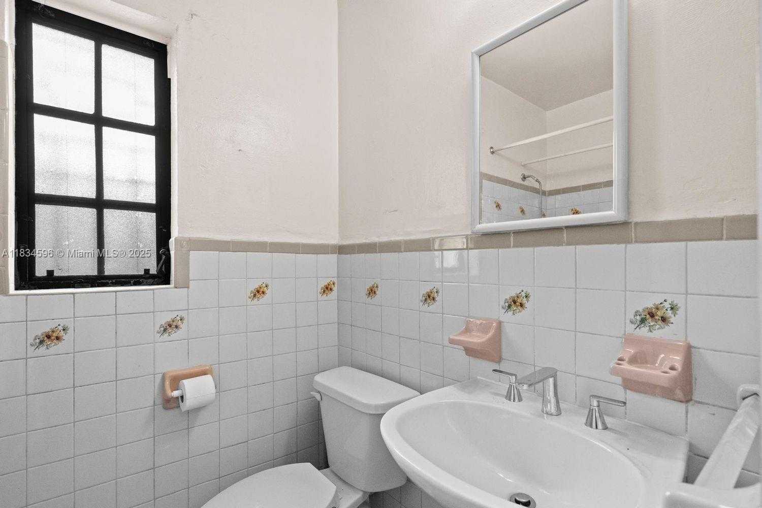 Small Image of 2025 SOUTH WEST 19TH ST, Miami Number 11