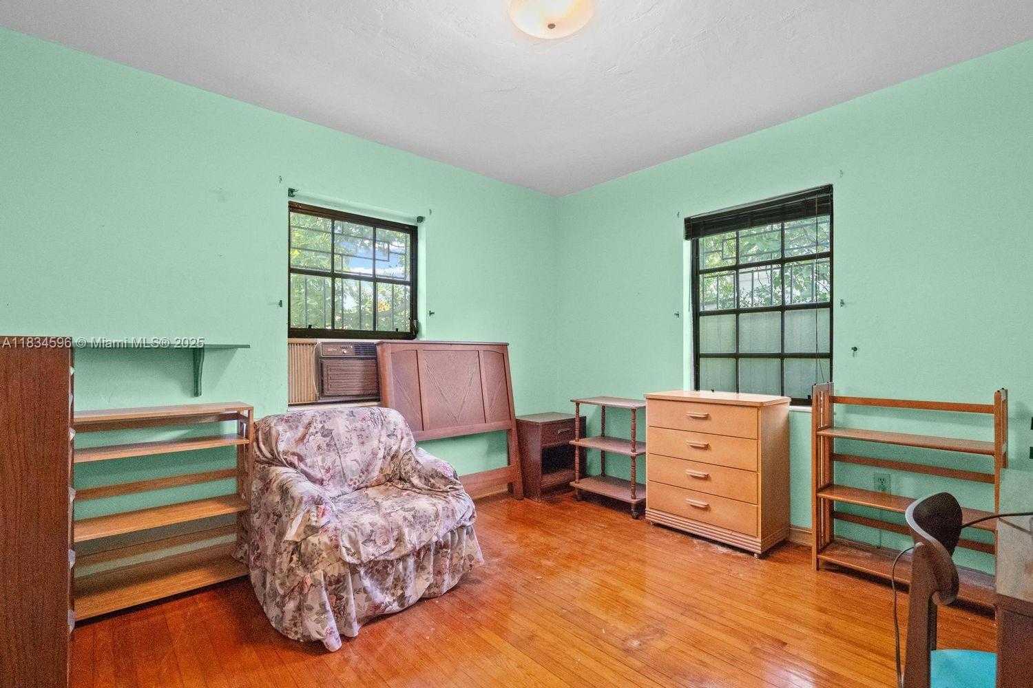 Small Image of 2025 SOUTH WEST 19TH ST, Miami Number 13
