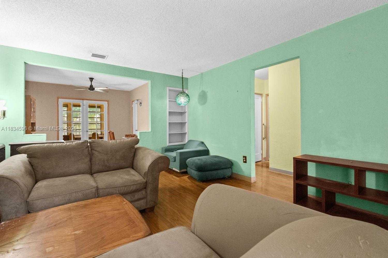 Small Image of 2025 SOUTH WEST 19TH ST, Miami Number 5