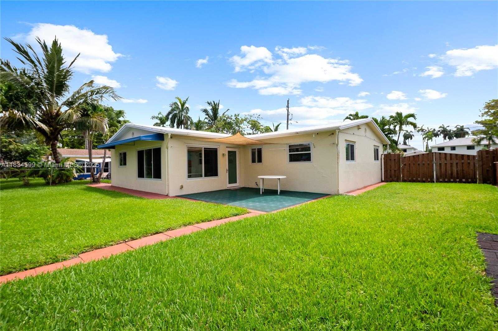 Small Image of 4421 SOUTH WEST 33RD AVE, Dania Beach Number 3