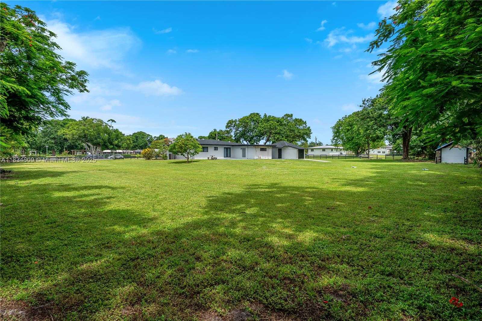 Small Image of 4660 SOUTH WEST 128TH AVE, Southwest Ranches Number 12