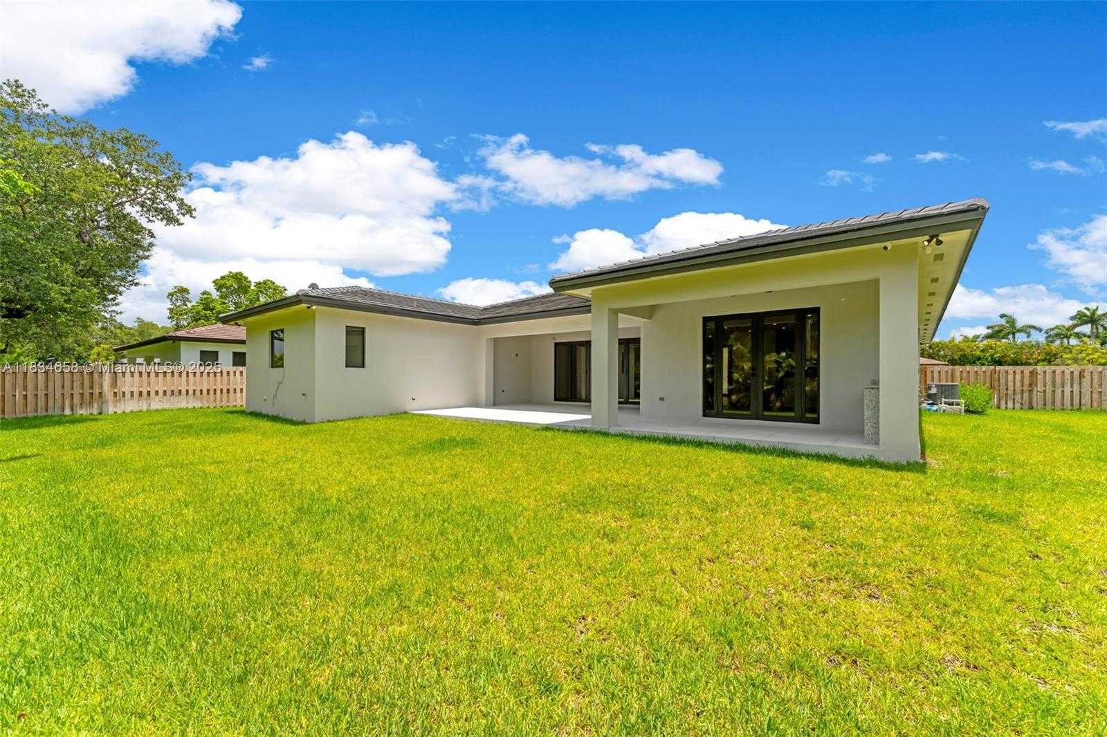 Small Image of 8220 SOUTH WEST 193RD TERRACE, Cutler Bay Number 41