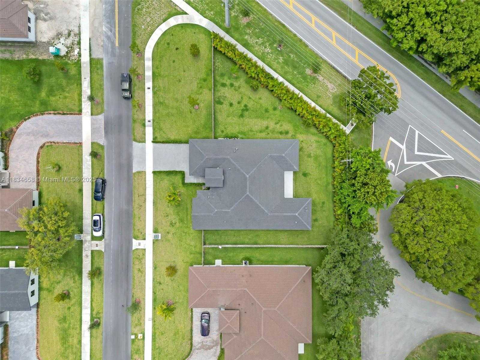 Small Image of 8220 SOUTH WEST 193RD TERRACE, Cutler Bay Number 44