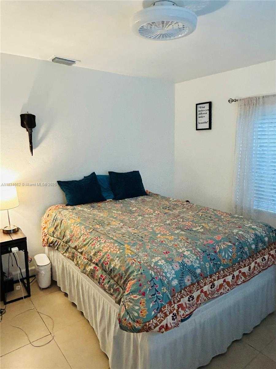 Small Image of 301 NORTH WEST 146TH ST, Miami Number 3