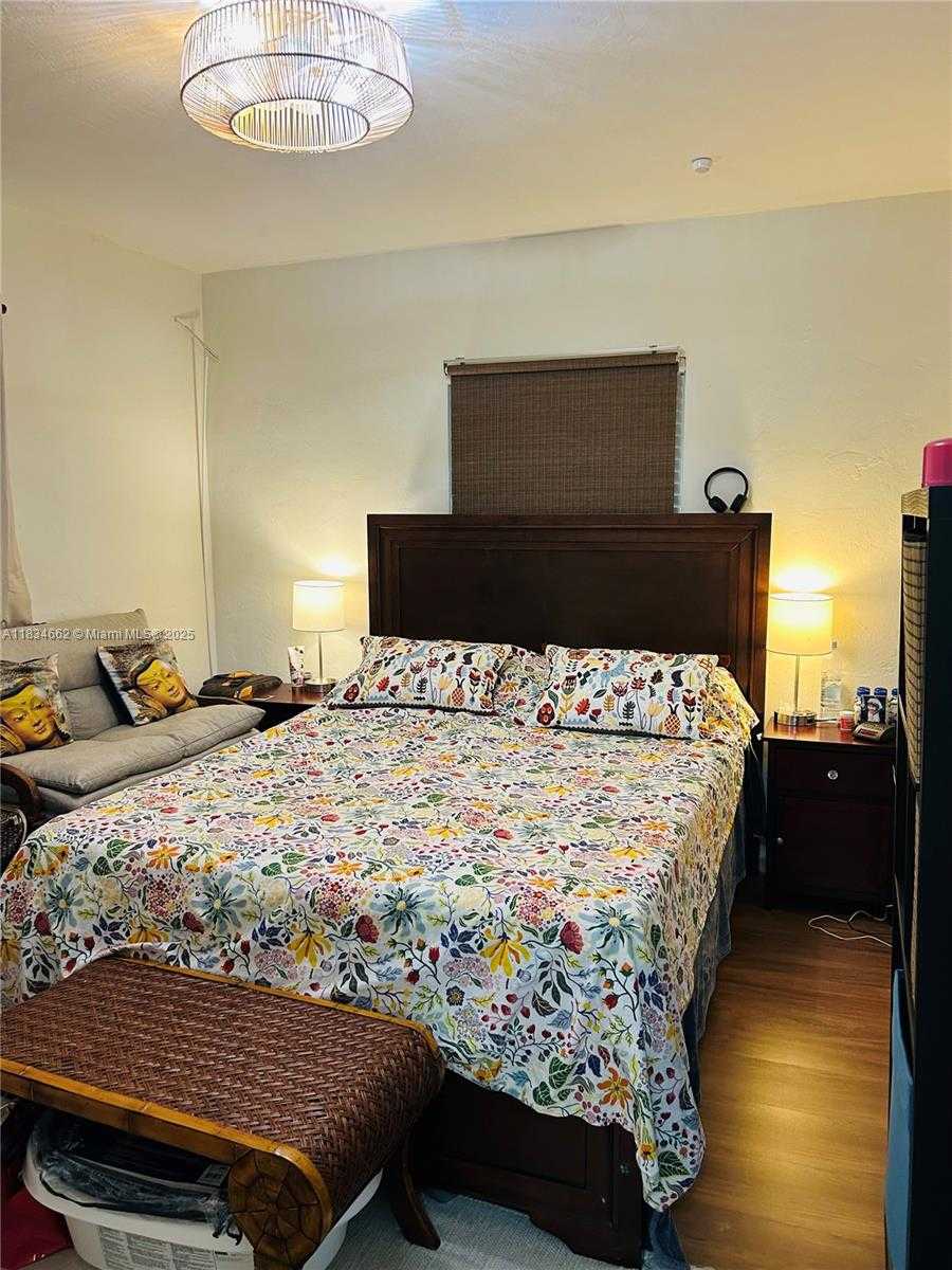 Small Image of 301 NORTH WEST 146TH ST, Miami Number 4