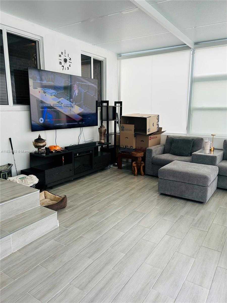 Small Image of 301 NORTH WEST 146TH ST, Miami Number 7