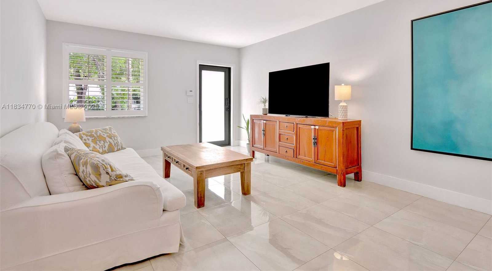 Small Image of 1117 WALLACE ST, Coral Gables Number 3