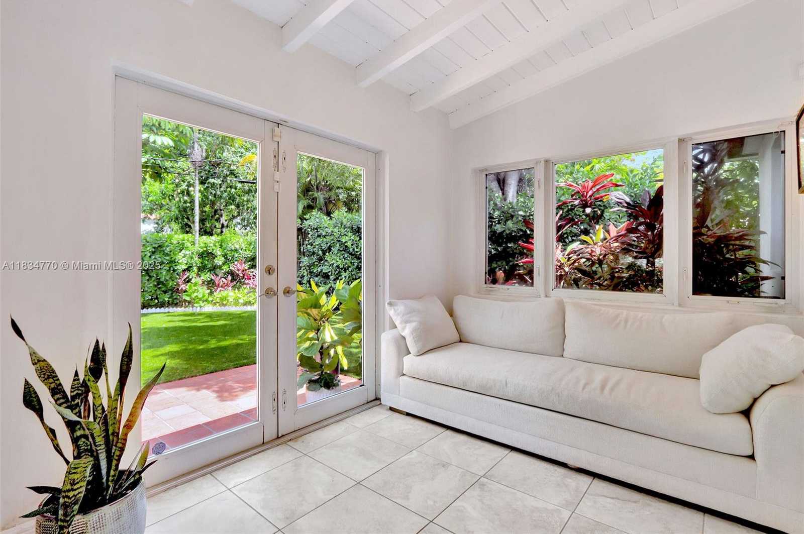 Small Image of 1117 WALLACE ST, Coral Gables Number 6