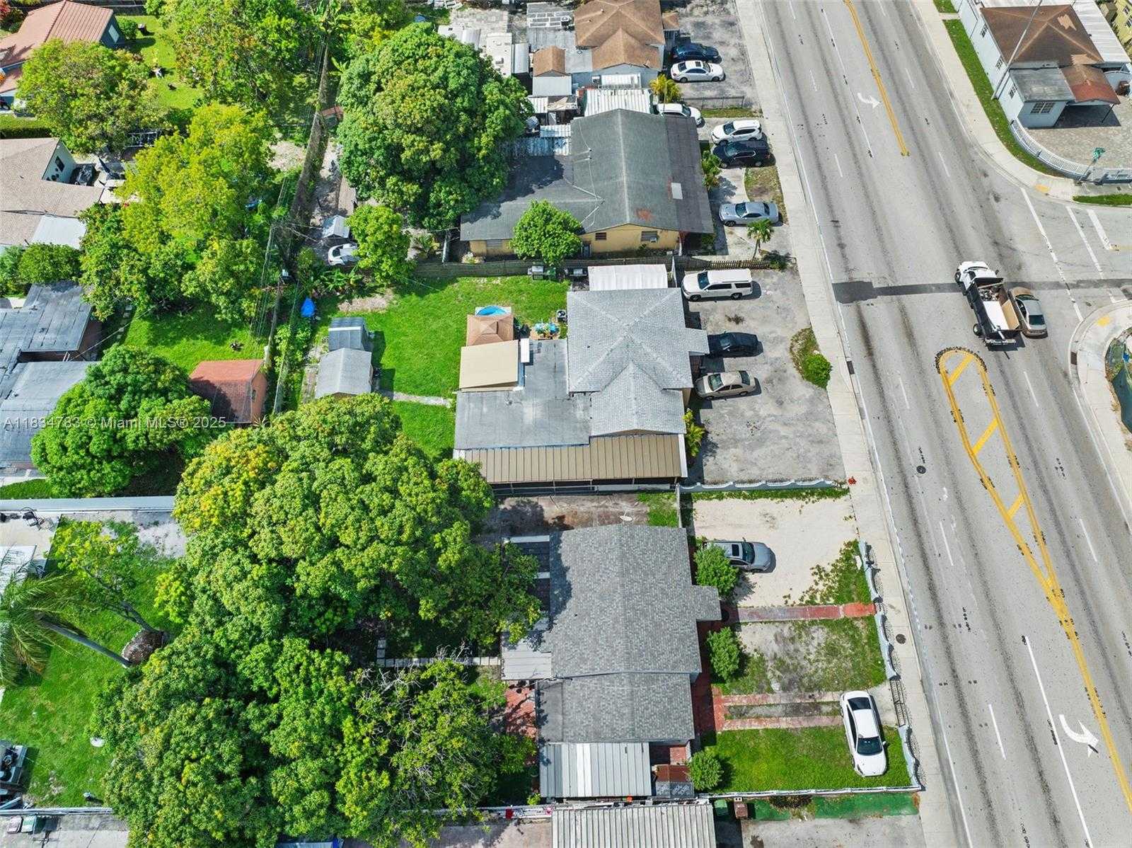 Small Image of 861 SOUTH EAST 8TH AVE, Hialeah Number 2